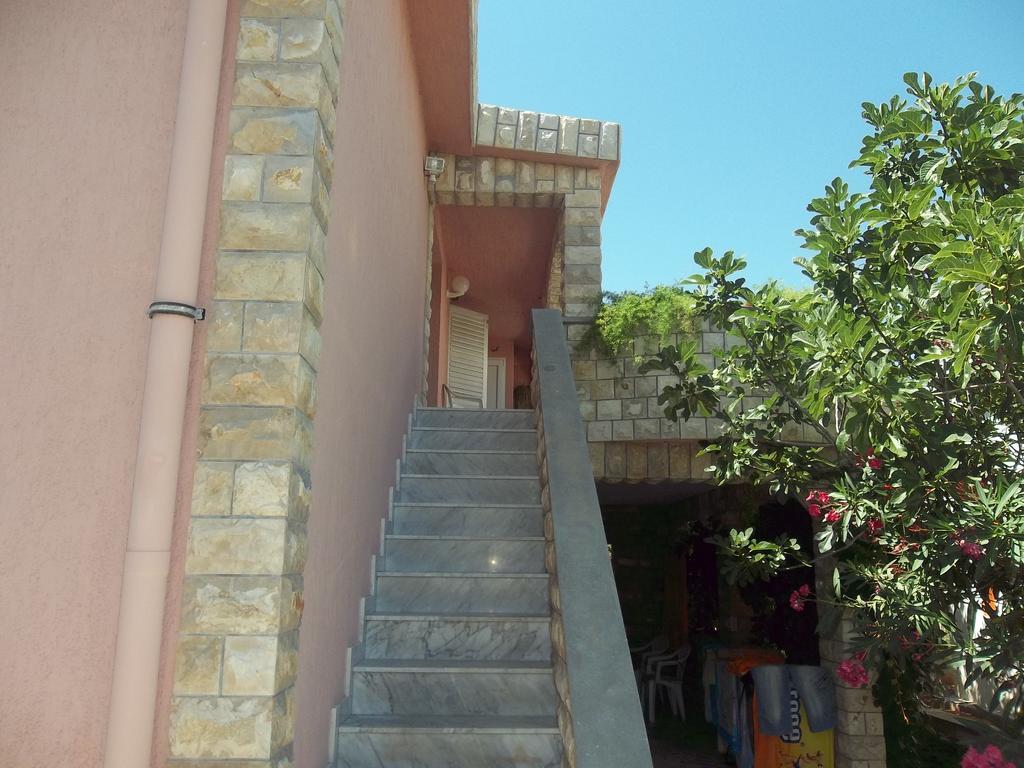 Apartmani Mira Vir Esterno foto