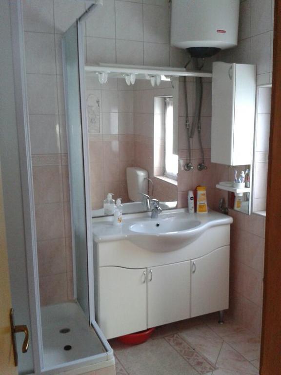 Apartmani Mira Vir Esterno foto